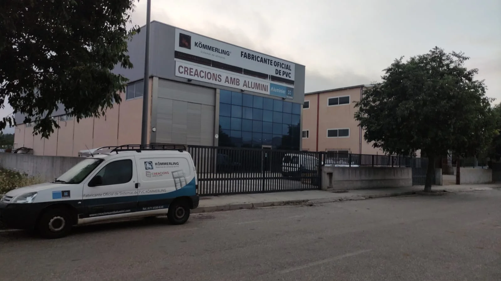 Instalaciones de Creacions amb Alumini en Art&agrave;